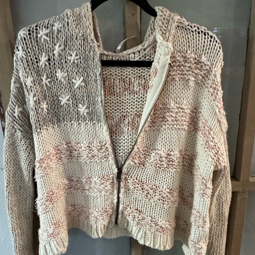 VINTAGE FREE PEOPLE flag cardigan- hard to find!
🇺🇸get ready for AMERICA 250🇺🇸